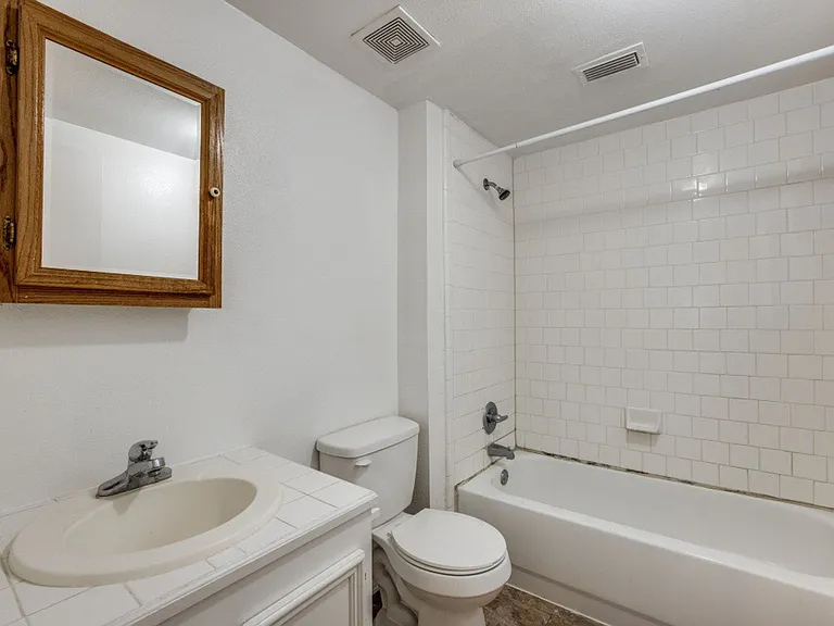519 W Main St #3 — Photo 12
