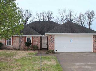 1075 Humphrey St, Pea Ridge, AR 72751