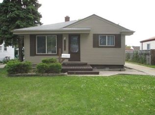 23305 Rosalind Ave, Eastpointe, MI 48021