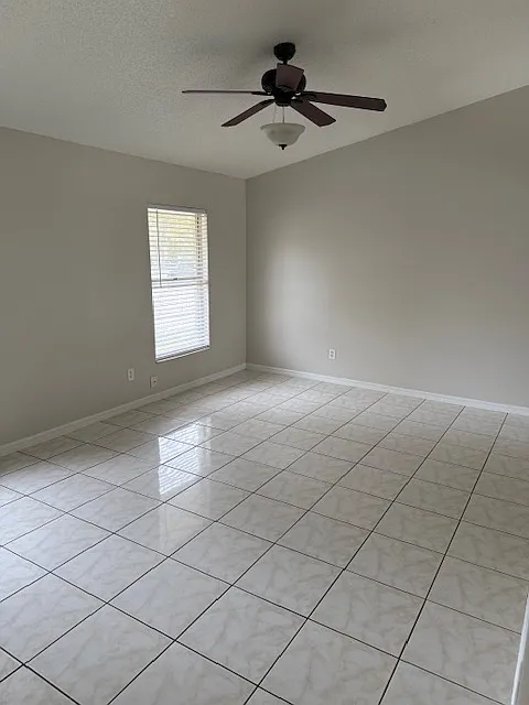 2 bed, 850 sqft, $1,600 — Photo 4