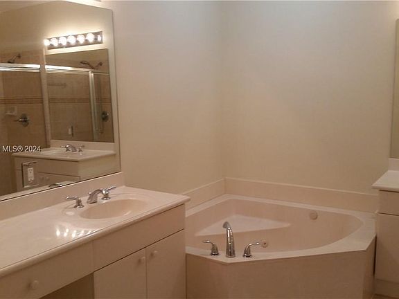 4th image of 2609 Center Court Dr