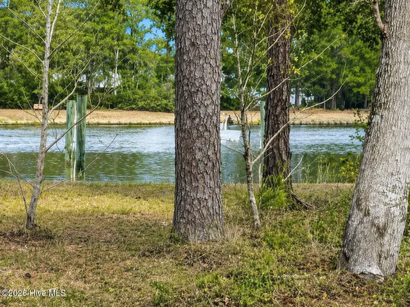 5902 Gondolier Drive, New Bern, NC 28560
