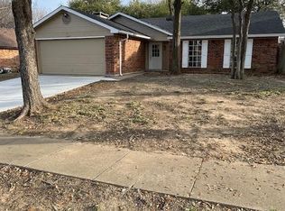 1402 Seely St, Arlington, TX 76018