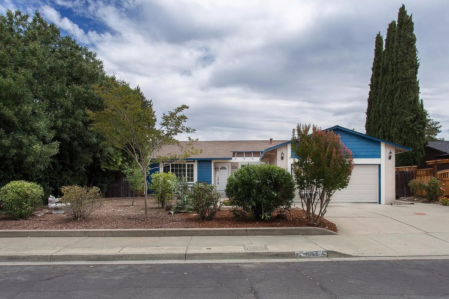 1848 Lynwood Dr photo 1