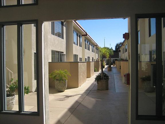 3rd image of 18640 Collins St APT 105