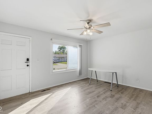 4th image of 3538 N Lynhurst Dr
