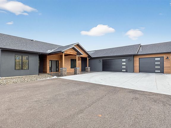 3rd image of 14 Spring Ridge Dr