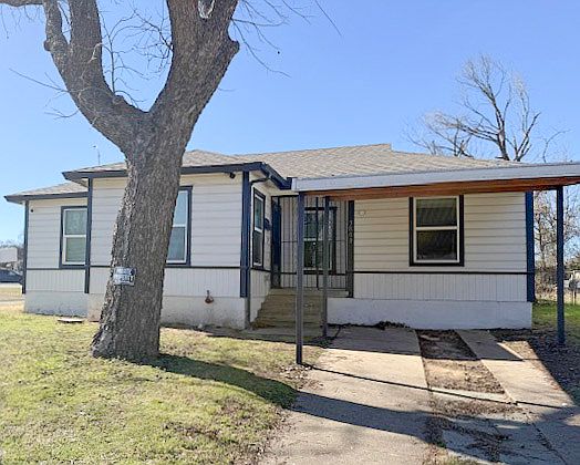 1st image of 3808 Sydney St