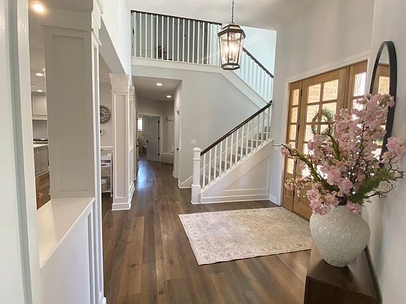 3rd image of 5 Oakwood Ct