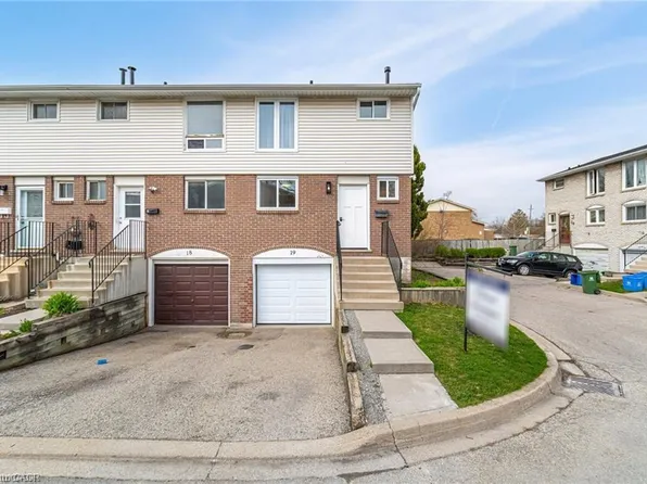 120 Quigley Rd #19, Hamilton, ON L8K 6L4