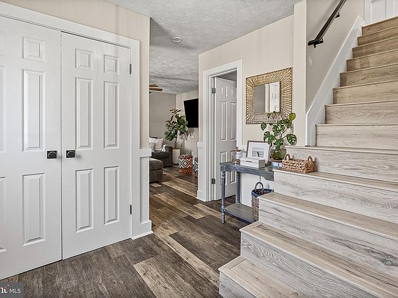 3rd image of 900 Clymer Ct