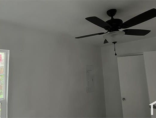 4th image of 5509 Fernander Dr