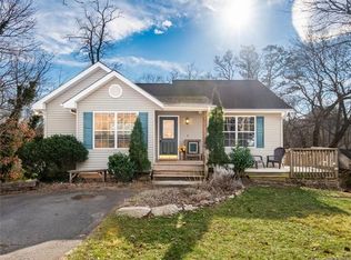 24 Elkmont Dr, Asheville, NC 28804