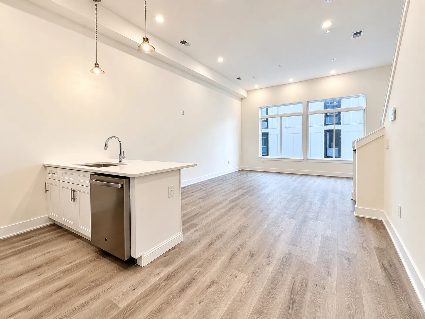 Northern Liberties 2-Bed, 2-Bath Home with Private Roof Deck — Photo 4