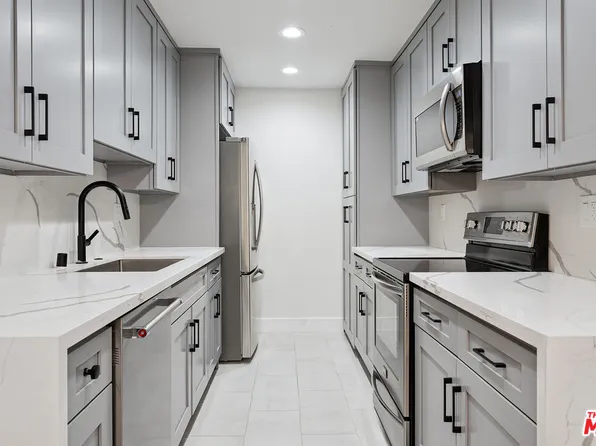 5400 Newcastle Ave APT 2, Encino, CA 91316