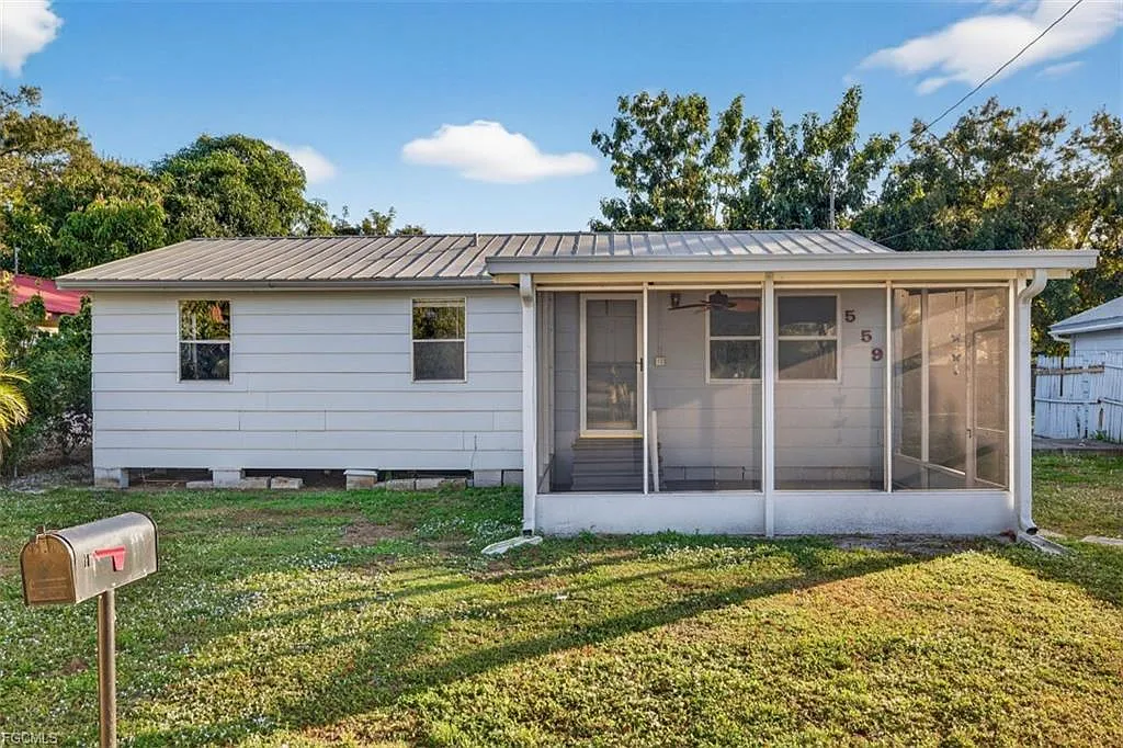3 bed, 1128 sqft, $1,500 — Photo 1