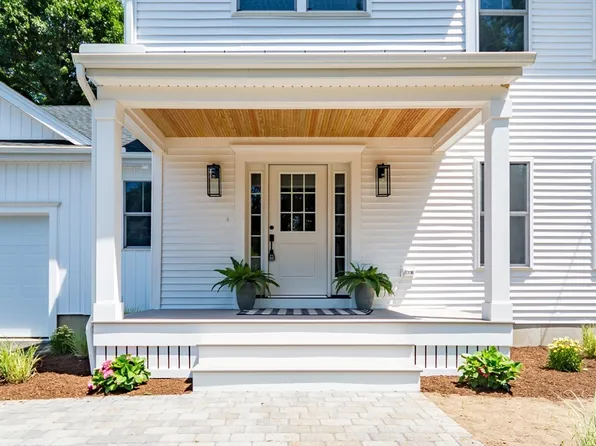 2 Pitts St #2, Natick, MA 01760