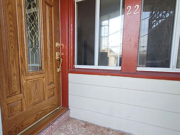 4th image of 22 Bannock St