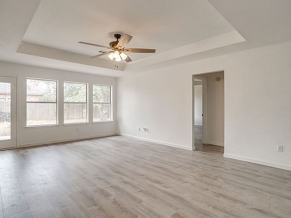 5th image of 1512 Clover Ln