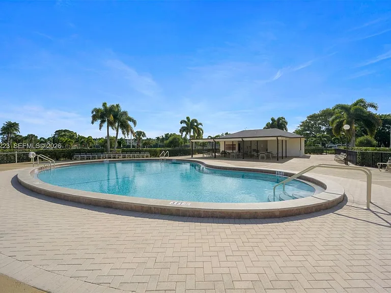 312 Mansfield Dr #312-H — Photo 26