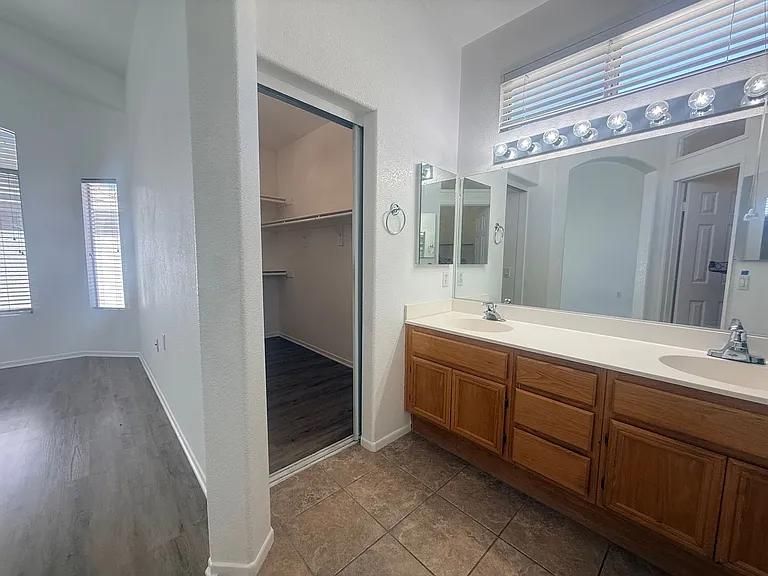 26805 China Dr — Photo 15