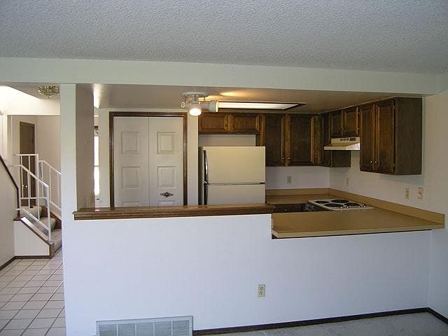 2nd image of 3913 Paseo Del Prado