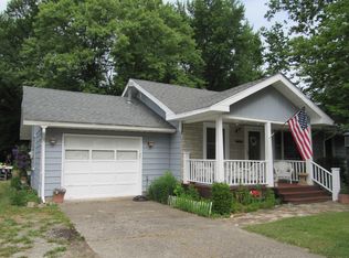 905 N Greenbriar Rd, Muncie, IN 47304