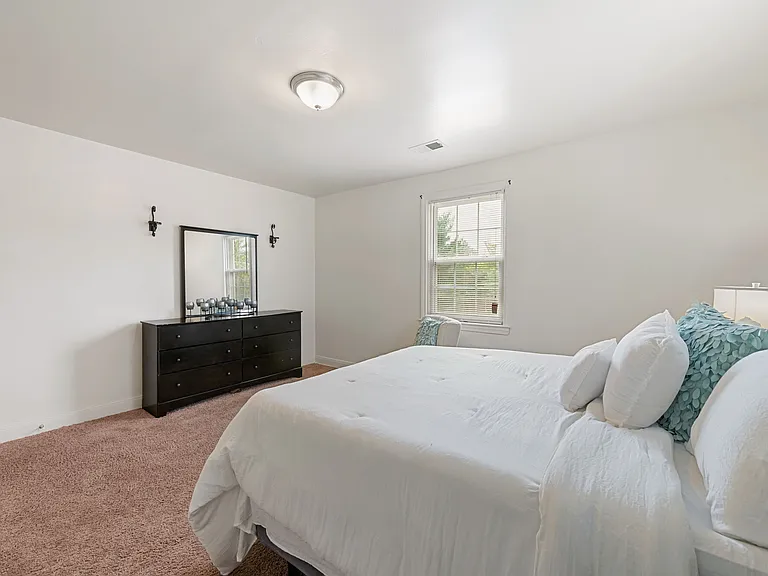 Loch Raven Village Apartments — Photo 33