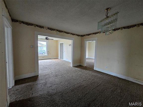 4th image of 303 Greer Ave