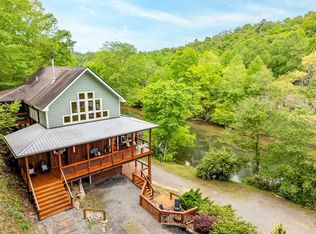 261 Riverview Dr, Blue Ridge, GA 30513