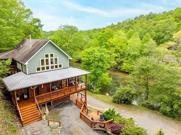261 Riverview Dr, Blue Ridge, GA 30513