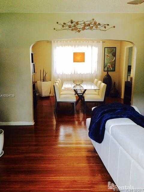 1st image of 340 Mendoza Ave APT 1