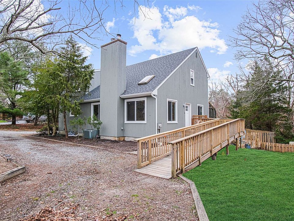 1st image of 14 Caputo Dr