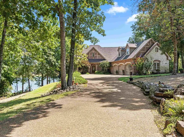 26 Pillar Ln, Hot Springs Village, AR 71909