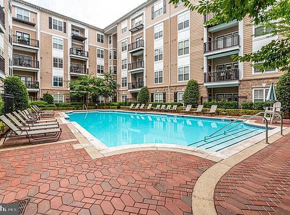 3rd image of 501 Hungerford Dr APT 330