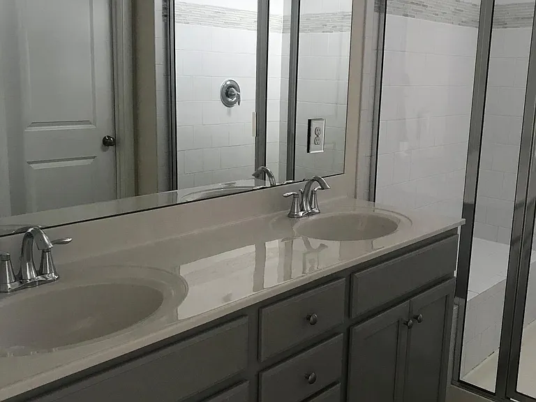 1411 Regents Ln — Photo 11