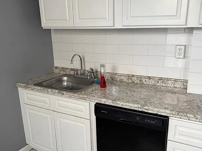 1631 Cotton St — Photo 9