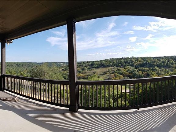 5th image of 909 Valley View Dr