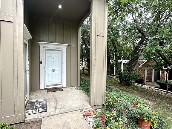 5th image of 12159 Hayes St #1