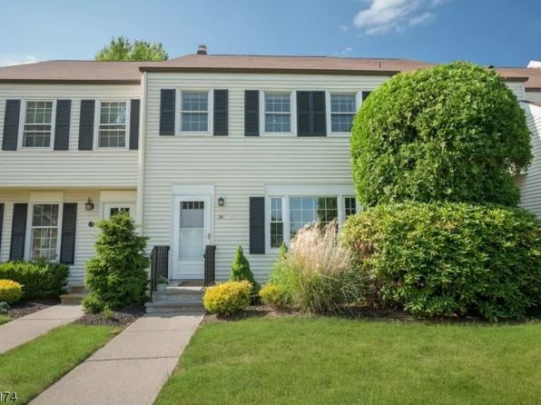 24 Pembroke Dr, Mendham Boro, NJ 07945