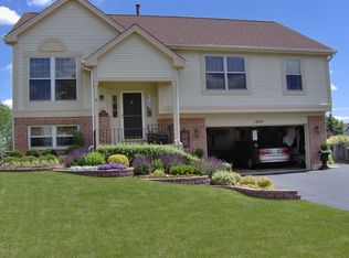 1605 Shelton Ln, Crystal Lake, IL 60014