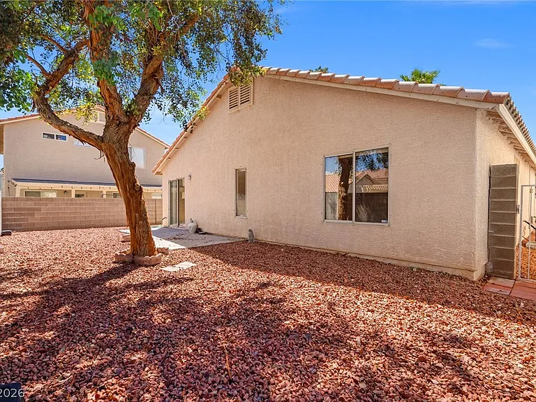 6012 Soft Springs Ave — Photo 7