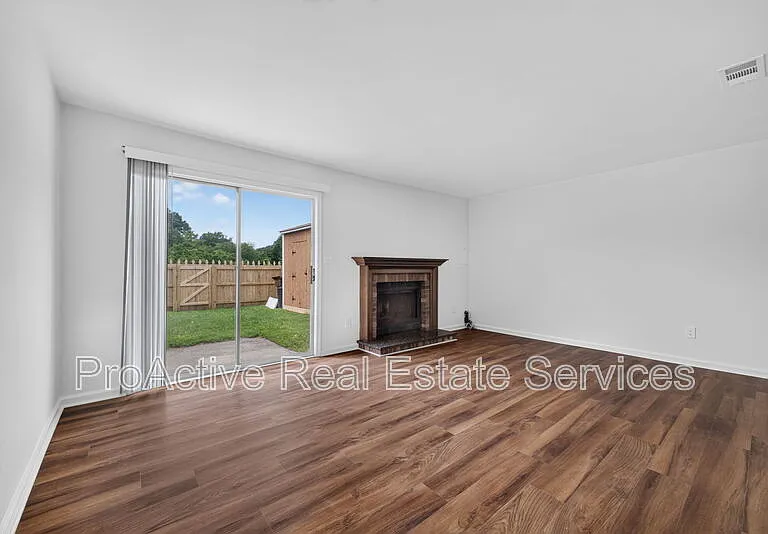 1031 Still Harbor Cir — Photo 7