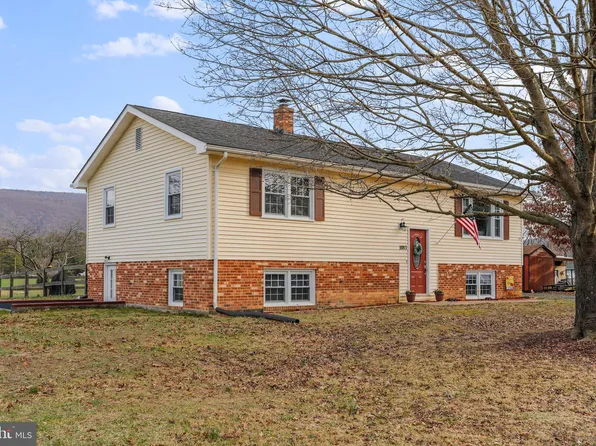 1083 Lakeview Dr, Woodstock, VA 22664