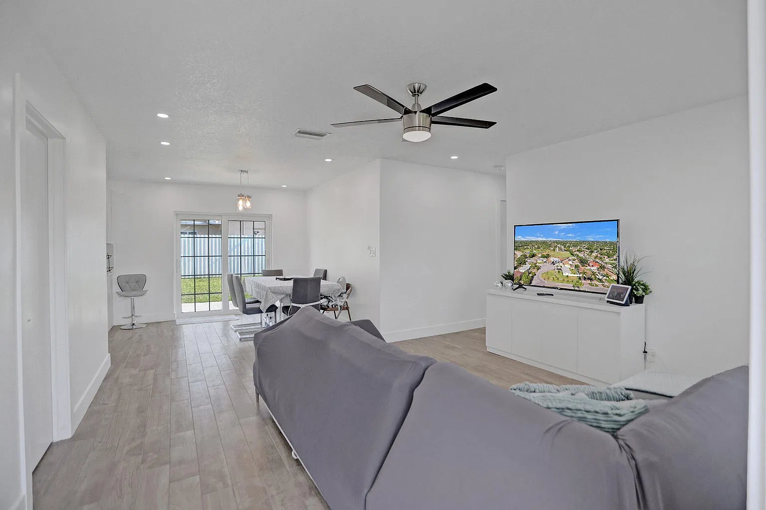 4 bed, 1468 sqft, $3,500 — Photo 1