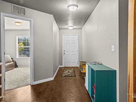 4th image of 2719 Rowland Ct