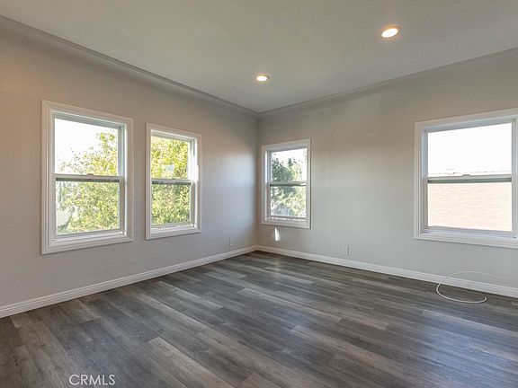 4th image of 2152 Locust Ave