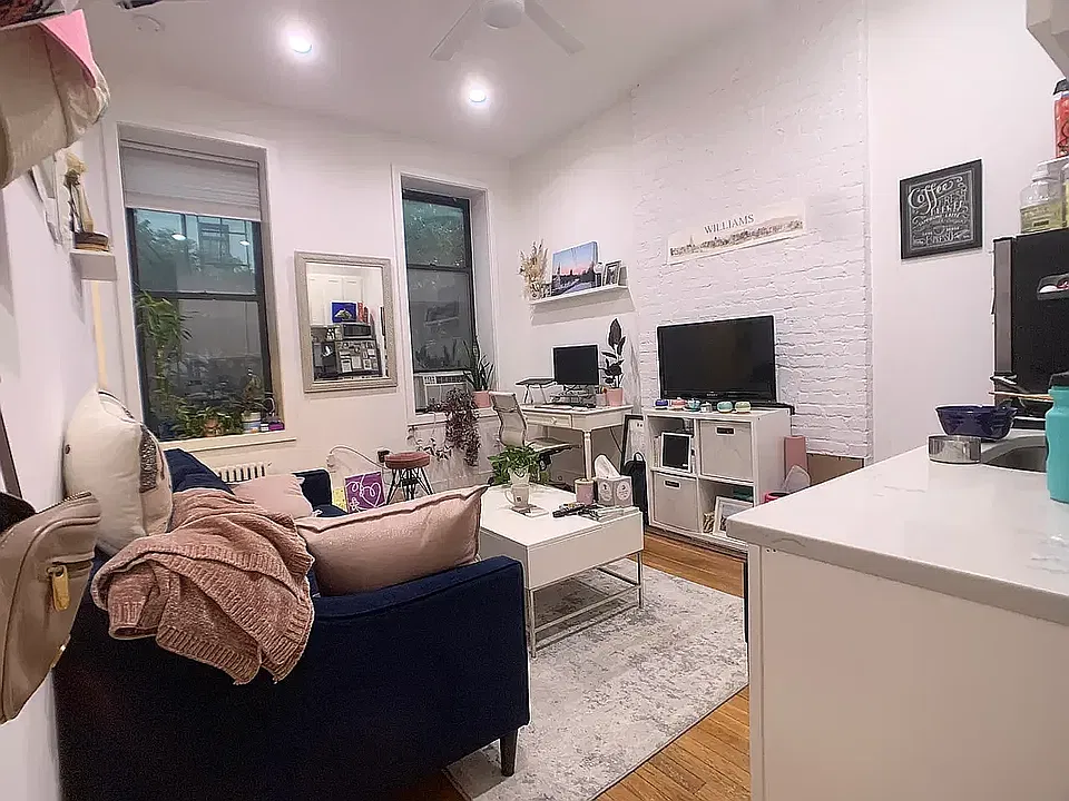259 W 18th St #2