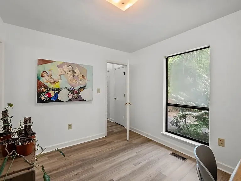 103 Hidden Valley Dr — Photo 16