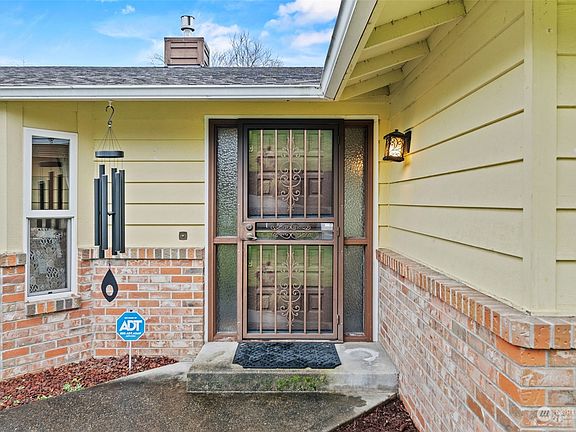 3rd image of 1309 Scenic Court SE